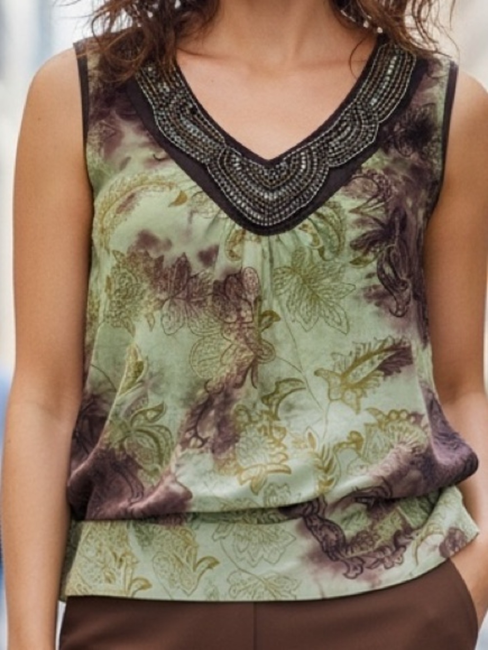 Dress Barn Bling NWOT Sleeveless Brown & Green Top, Beaded Neckline.